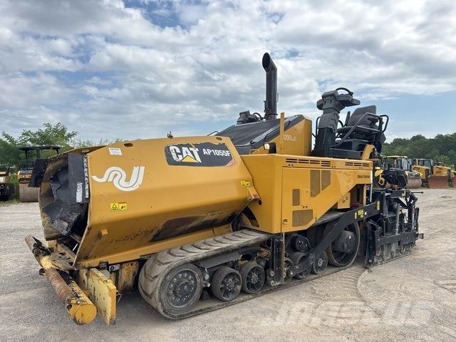 CAT AP1055F Машини за асфалт