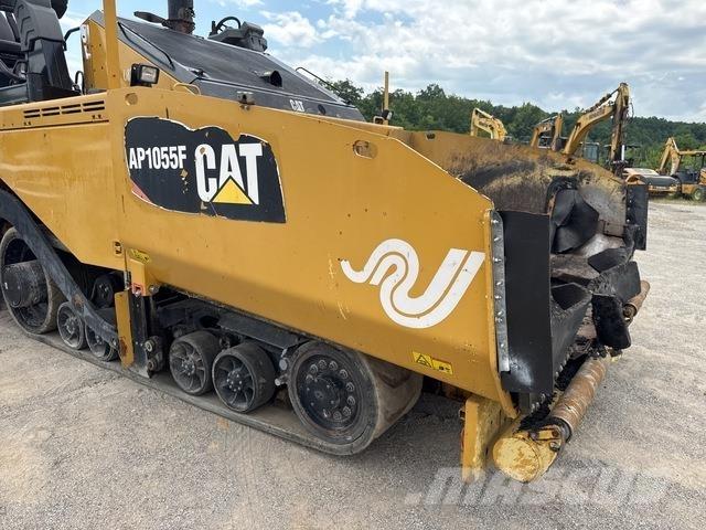 CAT AP1055F Машини за асфалт