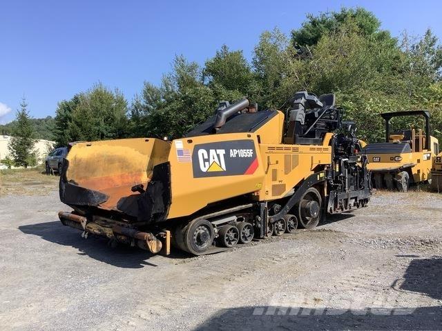 CAT AP1055F Машини за асфалт