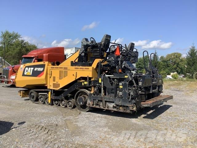 CAT AP1055F Машини за асфалт