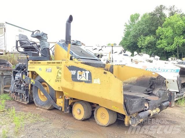 CAT AP600F Машини за асфалт