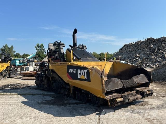 CAT AP655F Машини за асфалт