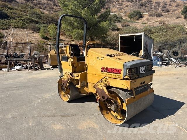 CAT CB224C Двойни барабанни ролки
