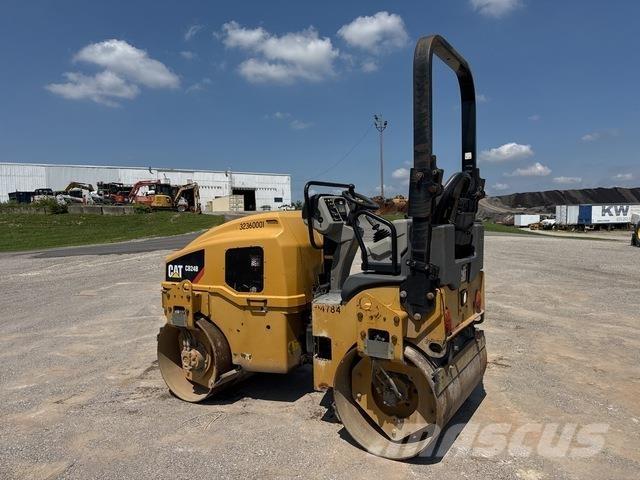 CAT CB24B Двойни барабанни ролки
