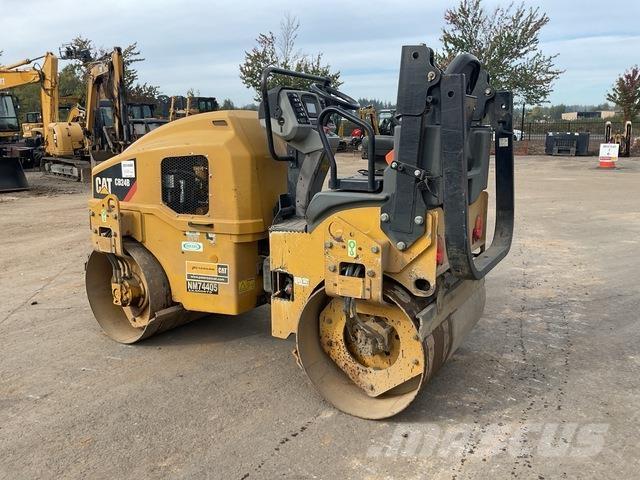 CAT CB24B Двойни барабанни ролки
