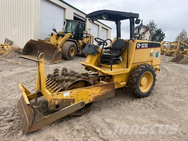 CAT CP-323C Еднобарабанни ролки
