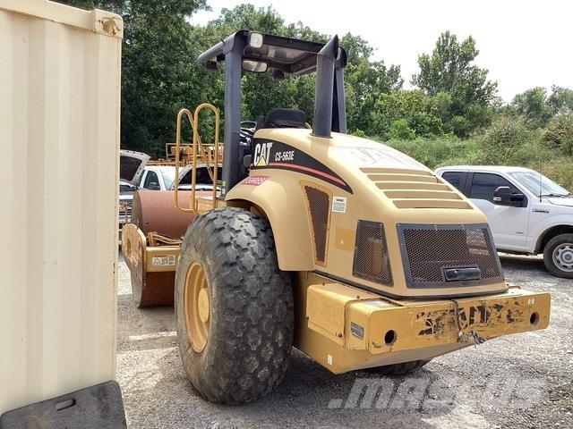 CAT CS-563E Еднобарабанни ролки
