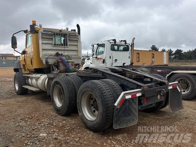 CAT CT660S Влекачи