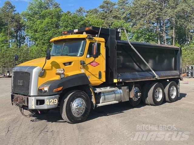 CAT CT660S Самосвал