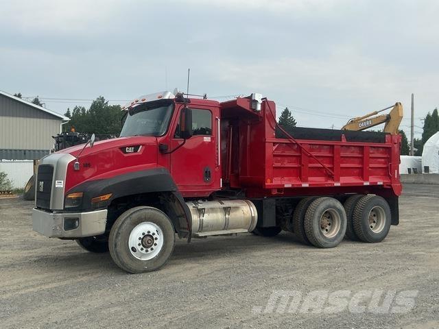 CAT CT660S Самосвал