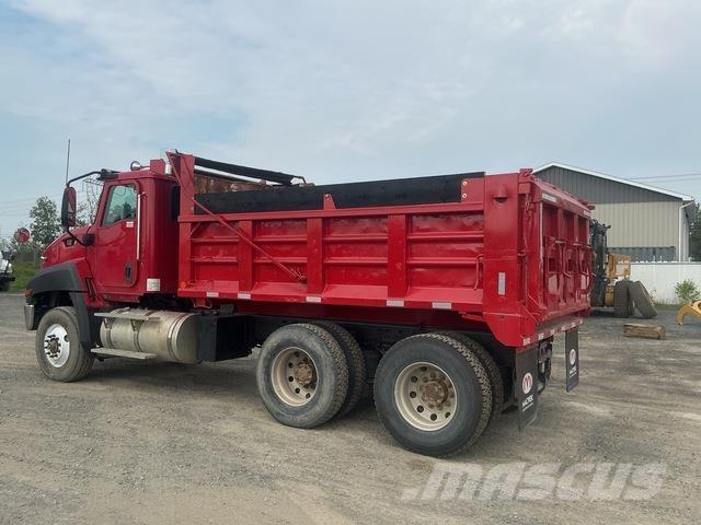 CAT CT660S Самосвал