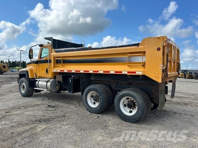CAT CT681SG Самосвал