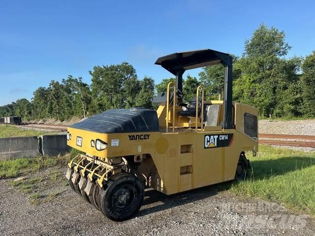 CAT CW14 Пневматични гумени  ролки
