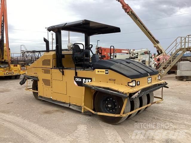 CAT CW34 Пневматични гумени  ролки
