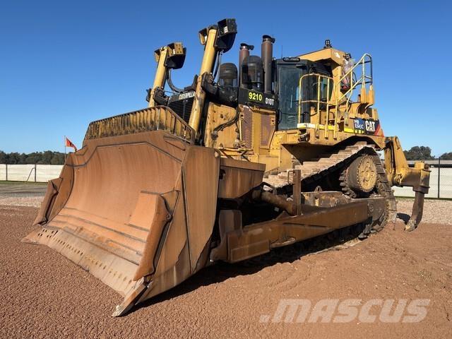 CAT D10T Верижни булдозери
