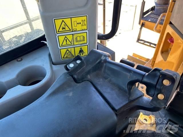 CAT D10T2 Верижни булдозери
