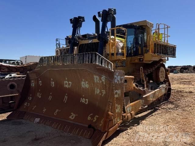 CAT D10T2 Верижни булдозери
