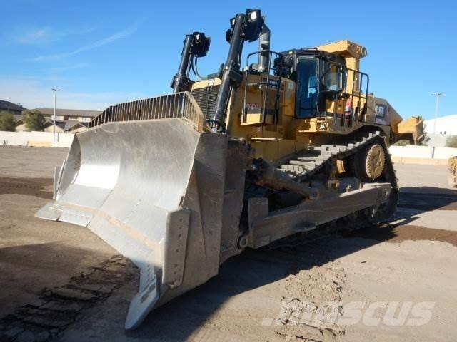 CAT D10T2 Верижни булдозери

