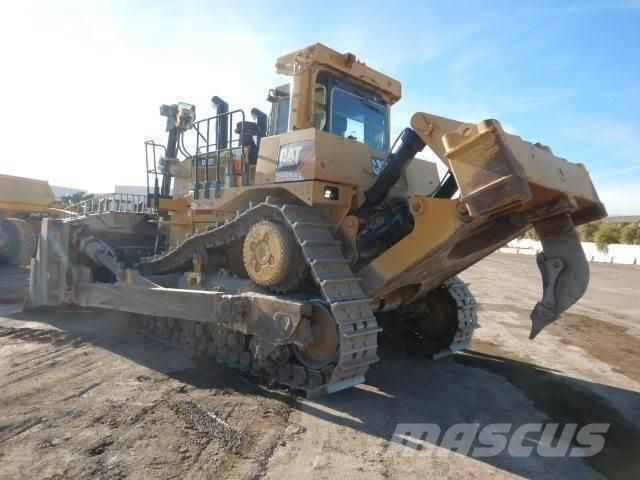 CAT D10T2 Верижни булдозери
