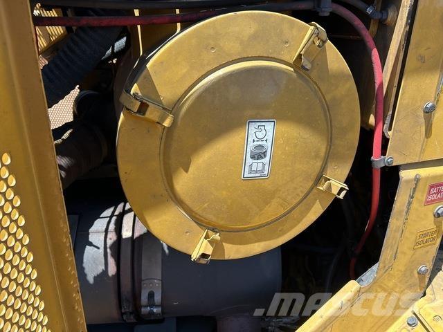 CAT D11T Верижни булдозери
