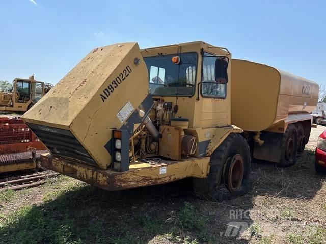 CAT D300D Цистерни за вода
