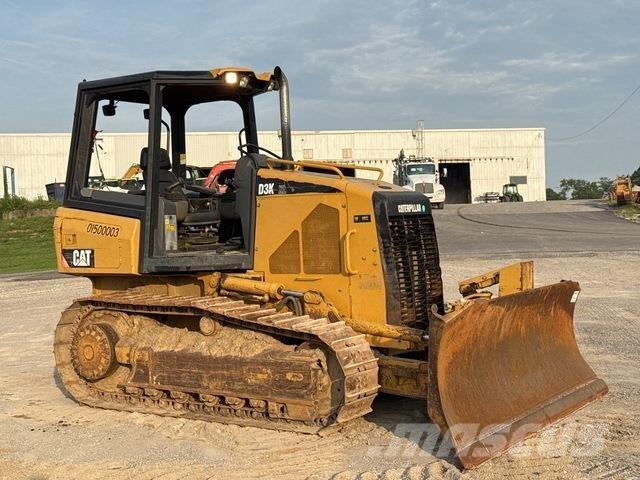 CAT D3K XL Верижни булдозери
