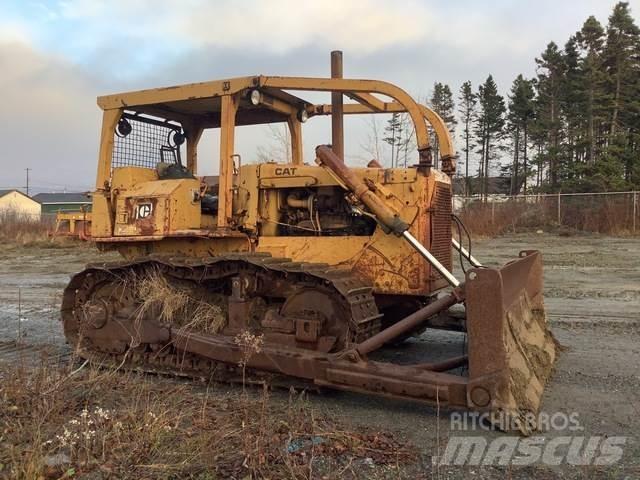 CAT D6D Верижни булдозери
