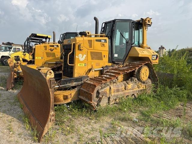 CAT D6N XL Верижни булдозери
