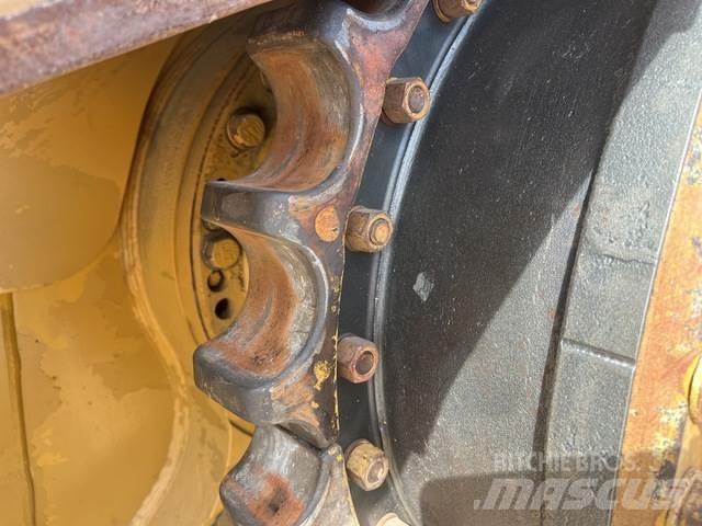 CAT D6R Верижни булдозери
