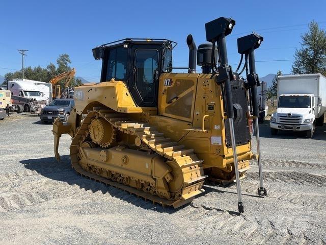 CAT D7 Верижни булдозери
