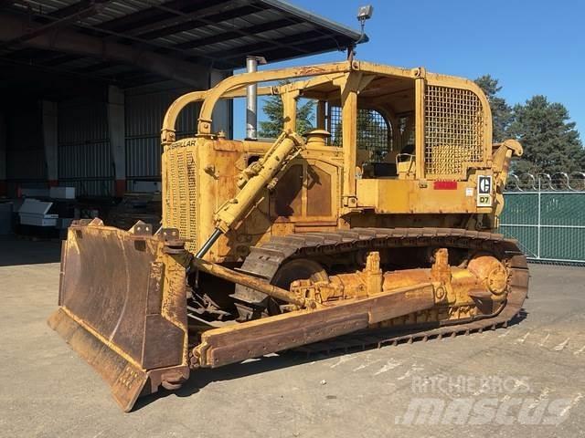 CAT D7 Верижни булдозери
