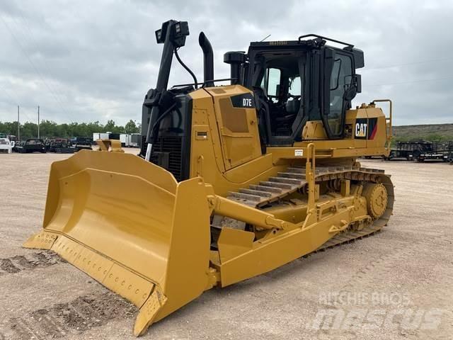 CAT D7E Верижни булдозери
