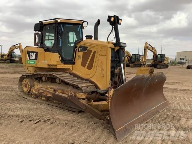 CAT D7E Верижни булдозери
