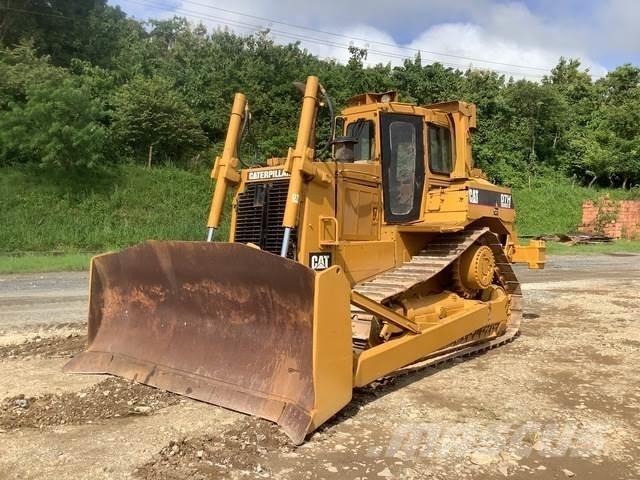 CAT D7H Верижни булдозери
