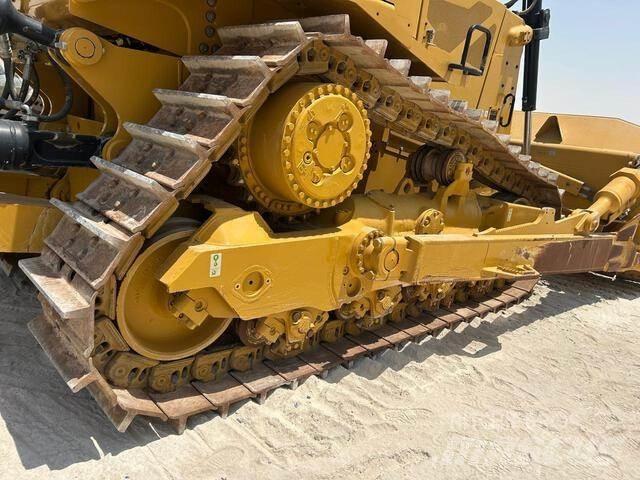 CAT D8 Верижни булдозери
