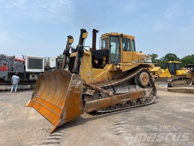 CAT D8L Верижни булдозери
