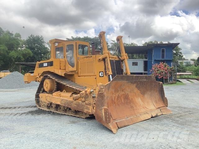 CAT D8N Верижни булдозери
