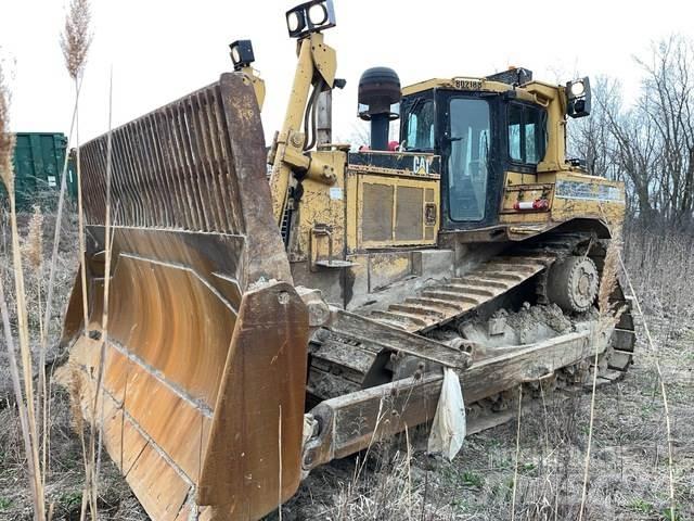 CAT D8R Верижни булдозери
