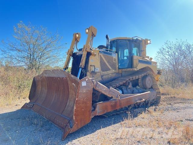 CAT D8T Верижни булдозери
