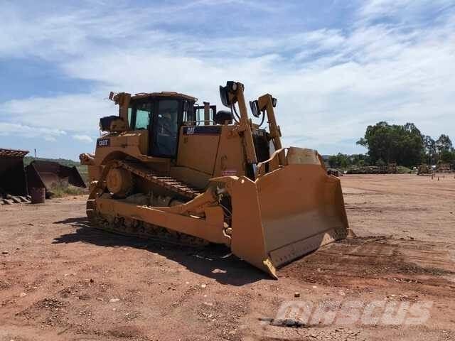 CAT D8T Верижни булдозери
