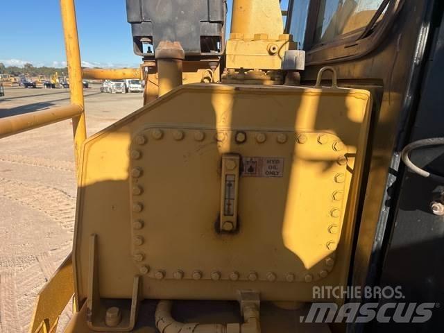 CAT D9T Верижни булдозери
