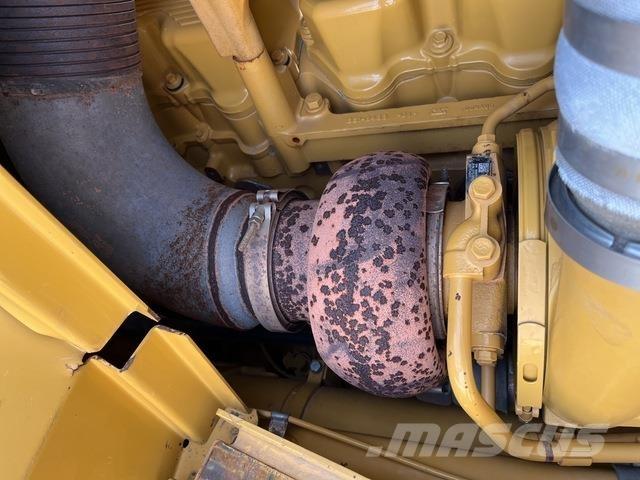 CAT D9T Верижни булдозери
