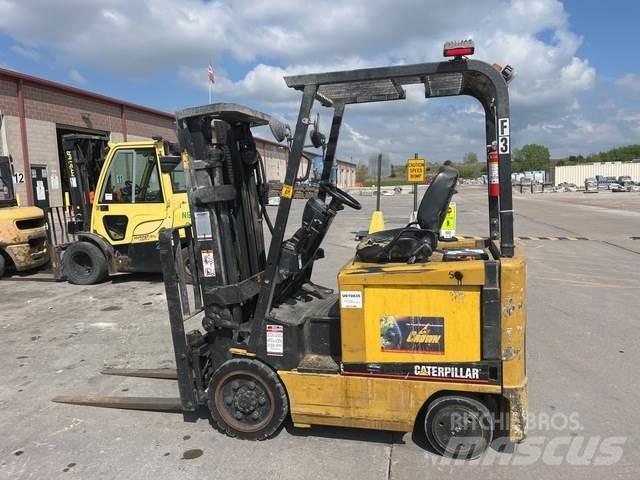CAT EC25K Електрически вилични кари-повдигачи
