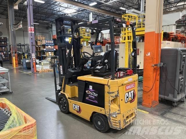 CAT EC25N Електрически вилични кари-повдигачи