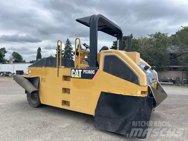 CAT PS-360C Пневматични гумени  ролки
