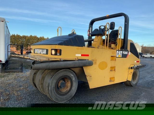 CAT PS360C Пневматични гумени  ролки
