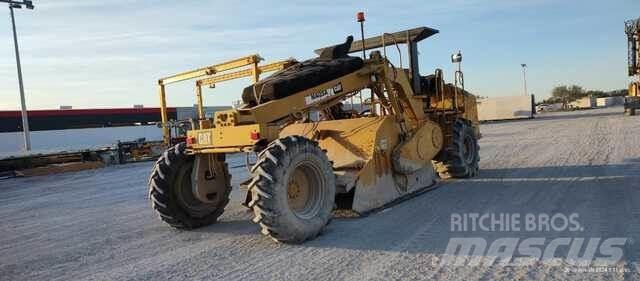 CAT RM300 Уплътнители за почва
