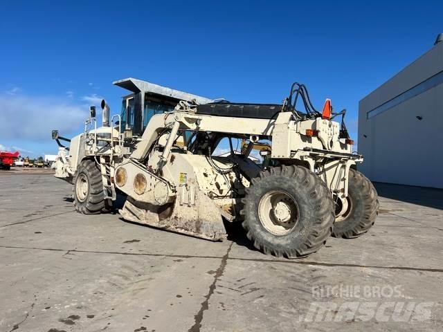 CAT RM500 Уплътнители за почва
