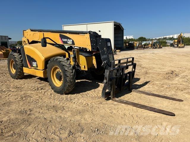 CAT TL642D Телескопични товарачи