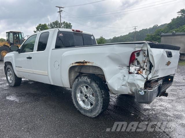 Chevrolet 1500 Пикапи